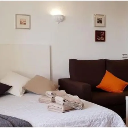 Hébergement de vacances Refined Holiday In Torremolino With Swimming Pool